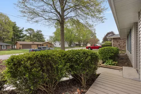 1324 E Richmond St, Springfield, MO 65804 photo 2