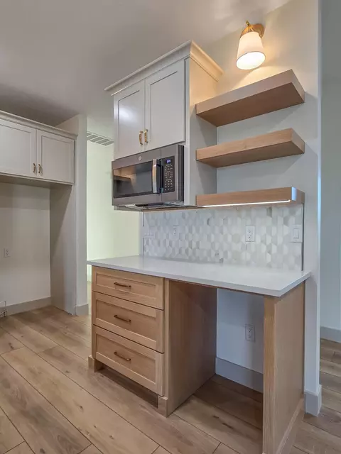 Kitchen - 3800 W Broadmoor St, Springfield, MO 65807 photo 6 of 6