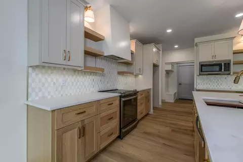 Kitchen - 3800 W Broadmoor St, Springfield, MO 65807 photo 3 of 7