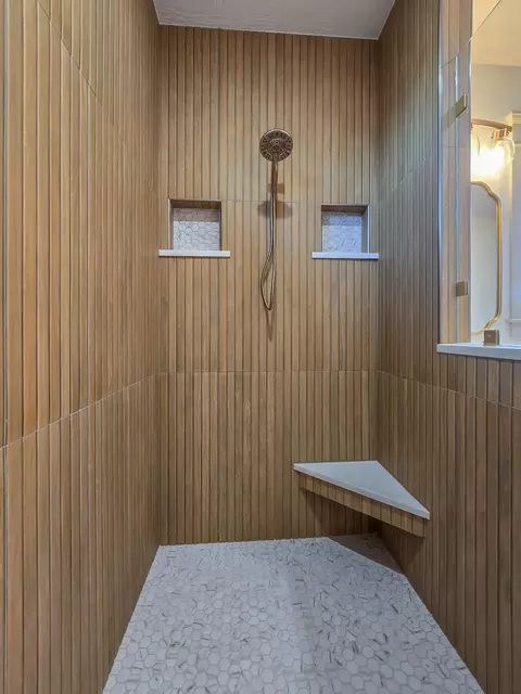 Bath - 3800 W Broadmoor St, Springfield, MO 65807 photo 3 of 7