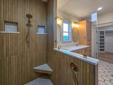 Bath - 3800 W Broadmoor St, Springfield, MO 65807 photo 4 of 7