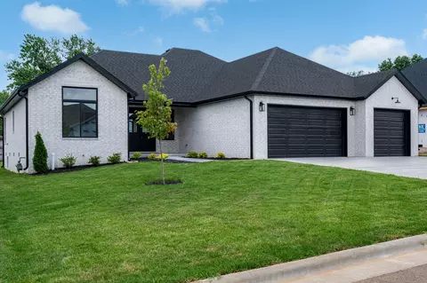 Exterior - 3800 W Broadmoor St, Springfield, MO 65807 photo 2 of 8