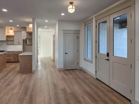 Entry Way - 3800 W Broadmoor St, Springfield, MO 65807 photo 1 of 2