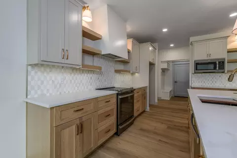 Kitchen - 3800 W Broadmoor St, Springfield, MO 65807 photo 2 of 6