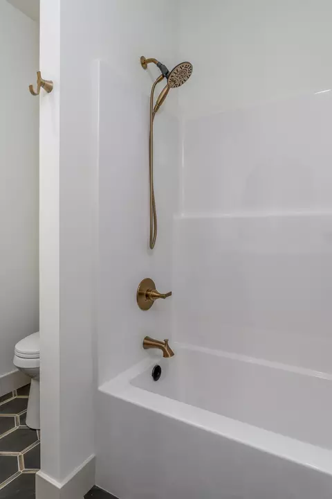 Bath - 3800 W Broadmoor St, Springfield, MO 65807 photo 7 of 7