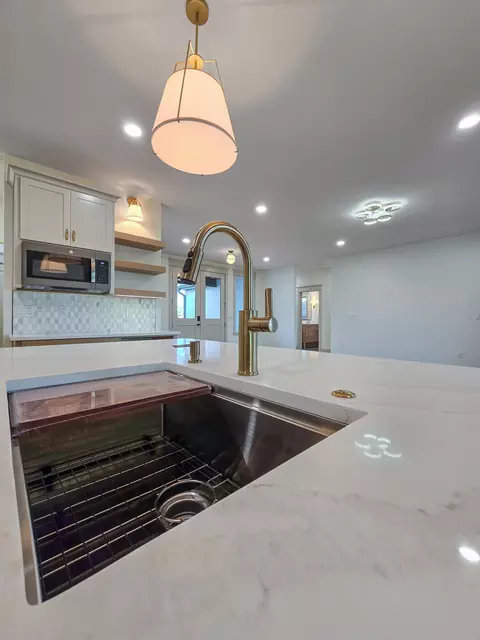 Kitchen - 3800 W Broadmoor St, Springfield, MO 65807 photo 5 of 6