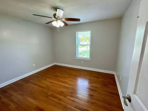 1568 N Pearson Dr, Springfield, MO 65802 photo 12