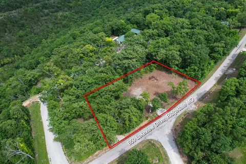 650 Lakeview Dr, Ridgedale, MO 65739