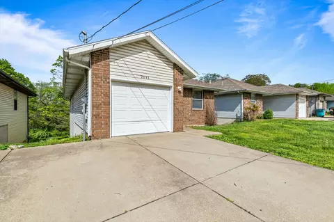 2633 N Fort Ave, Springfield, MO 65803 photo 3