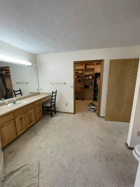 Bath - 1913 Wayside Ln, Ava, MO 65608 photo 3 of 4