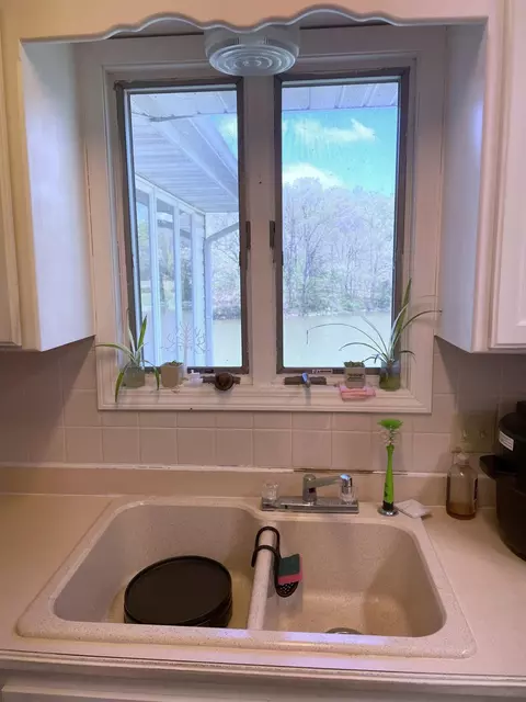 Kitchen - 1913 Wayside Ln, Ava, MO 65608 photo 4 of 4