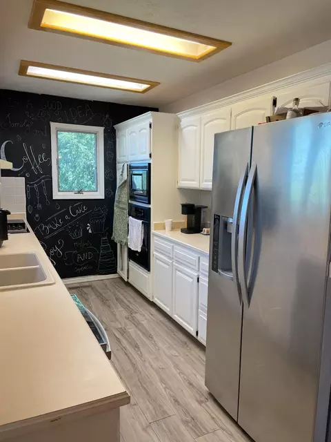 Kitchen - 1913 Wayside Ln, Ava, MO 65608 photo 3 of 4