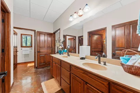 Bath - 160 Old Horseshoe Rdg, Lampe, MO 65681 photo 6 of 8