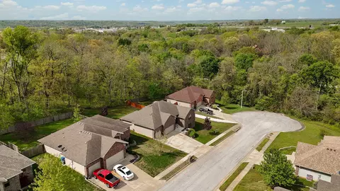 1310 W Millpond Dr, Ozark, MO 65721 photo 2