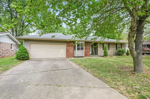 1124 S Paula Ave, Springfield, MO 65804 photo 3
