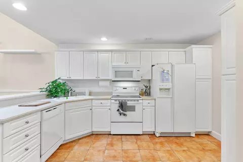 2304 W Westview St, Springfield, MO 65807 photo 9