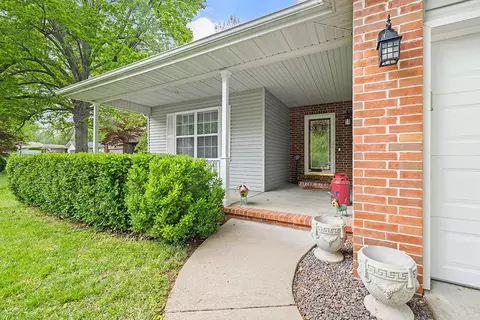 2941 Eastmoor Ct, Springfield, MO 65804 photo 2