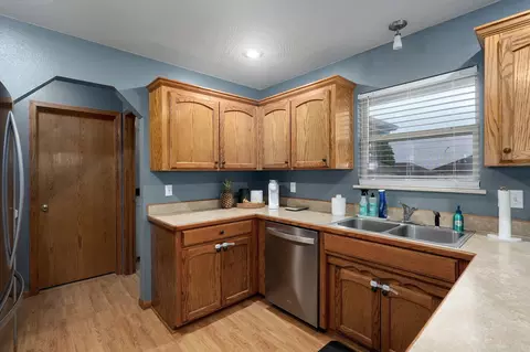 714 W Lexington Cir, Clever, MO 65631 photo 9