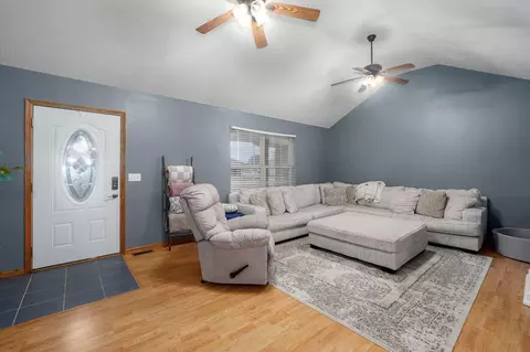 714 W Lexington Cir, Clever, MO 65631 photo 4