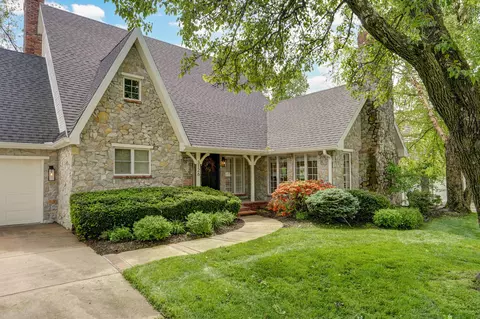 3126 S Arcadia Ave, Springfield, MO 65804 photo 2
