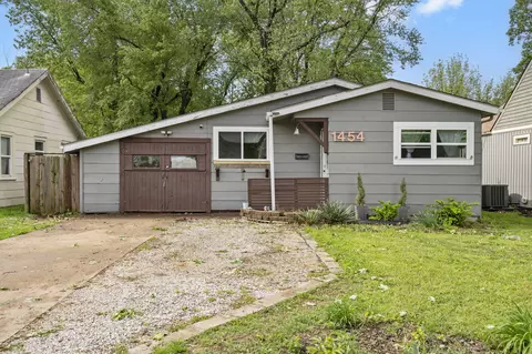 1454 E Pythian St, Springfield, MO 65802 photo 1