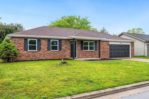 206 W Hunter Dr, Nixa, MO 65714 photo 2