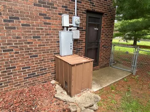 1004 S Hudson Ave, Aurora, MO 65605 photo 6