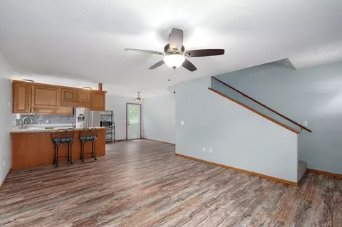 910 W Butterfield Dr, Nixa, MO 65714 photo 2