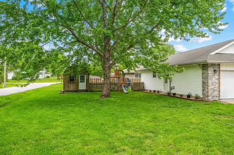 500 Glenview Dr, Sparta, MO 65753 photo 3