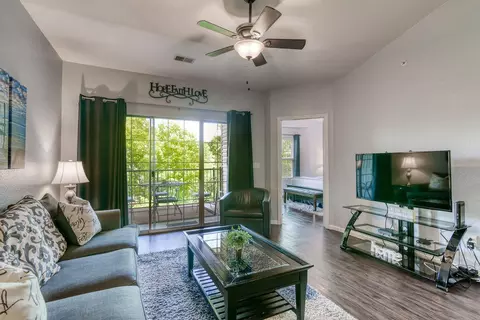 813 Holiday Rdg #H-11, Branson, MO 65616