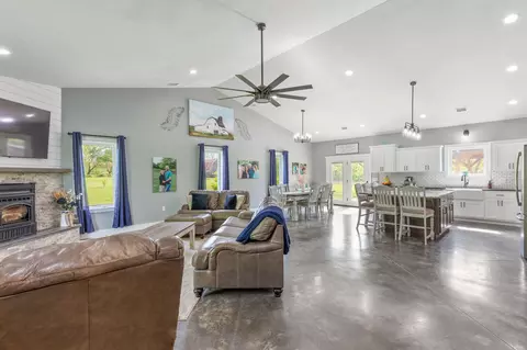 801 Robinson Rd, Clever, MO 65631 photo 27