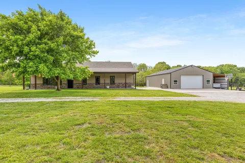 801 Robinson Rd, Clever, MO 65631 photo 6
