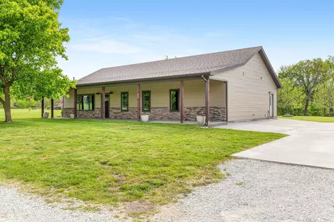 801 Robinson Rd, Clever, MO 65631 photo 2