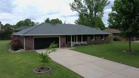 205 W Aven Ave, Nixa, MO 65714 photo 2