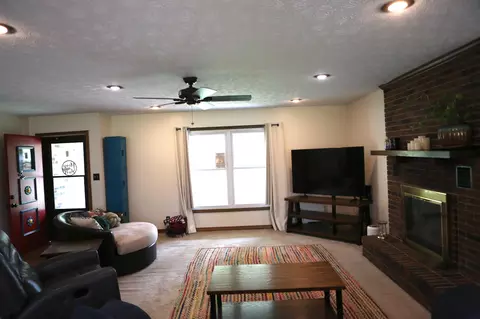 205 W Aven Ave, Nixa, MO 65714 photo 5