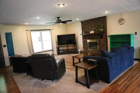 205 W Aven Ave, Nixa, MO 65714 photo 7