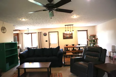 205 W Aven Ave, Nixa, MO 65714 photo 4