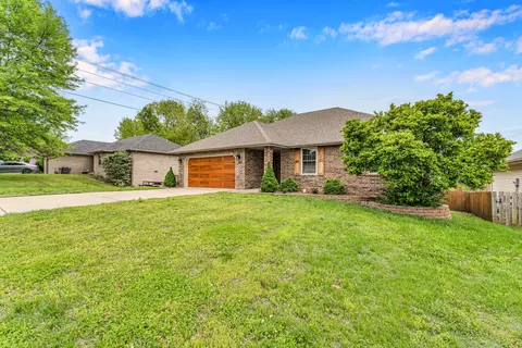 3742 W Village Ter, Springfield, MO 65810 photo 2