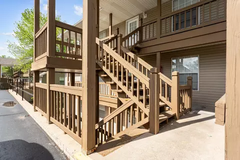 Exterior - 9 Scenic Ct #2, Branson, MO 65616 photo 2 of 6