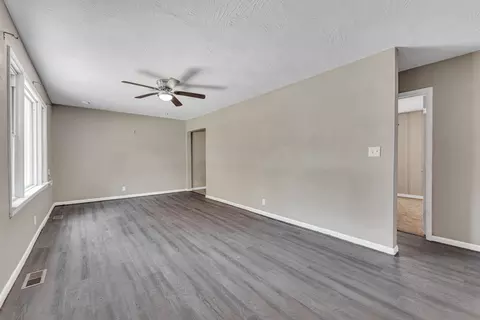 1606 N Waverly Ave, Springfield, MO 65803 photo 2