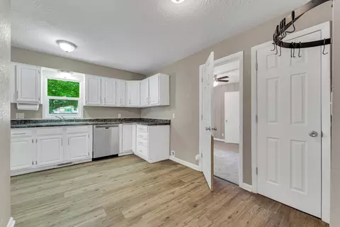 1606 N Waverly Ave, Springfield, MO 65803 photo 5