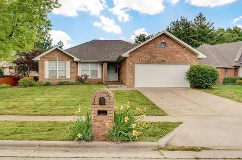 3675 E Bowman St, Springfield, MO 65809 photo 1