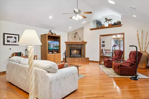802 W Honeysuckle Ln, Nixa, MO 65714 photo 6