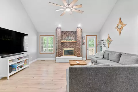 4823 S Buckingham Ln, Springfield, MO 65810 photo 8