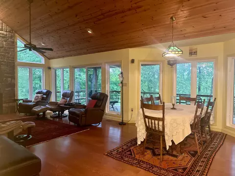 Dining - 136 Riverview Dr, Mammoth Spring, AR 72554 photo 1 of 4