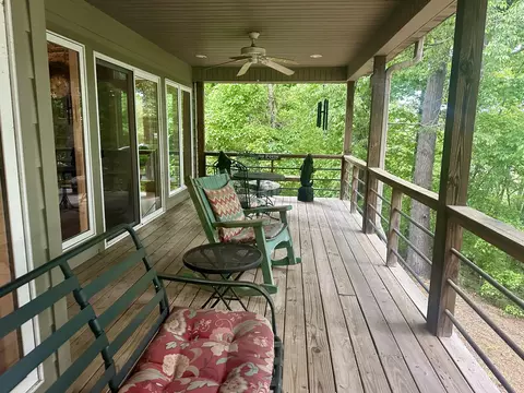 Exterior - 136 Riverview Dr, Mammoth Spring, AR 72554 photo 3 of 10