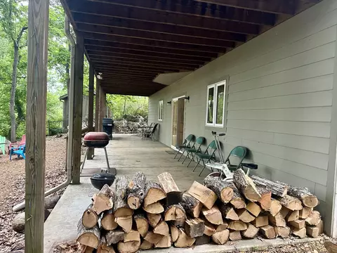 Exterior - 136 Riverview Dr, Mammoth Spring, AR 72554 photo 6 of 10