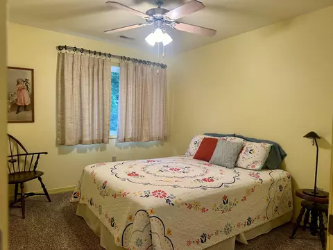 Bedroom - 136 Riverview Dr, Mammoth Spring, AR 72554 photo 3 of 8