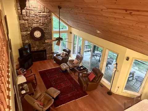Living - 136 Riverview Dr, Mammoth Spring, AR 72554 photo 2 of 2