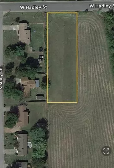 640 W Hadley St, Aurora, MO 65605